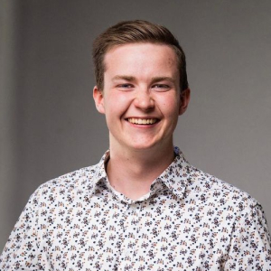 Sammy McKenna - Direktør